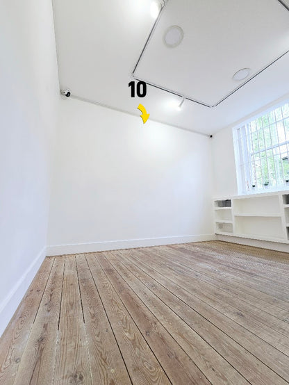 Wall 10 - 355 cm  · LOVE IS LOVE EXHIBITION